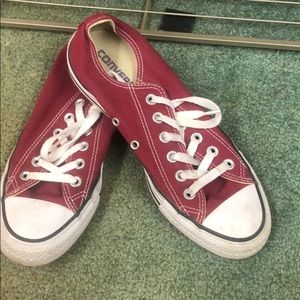 Maroon converse